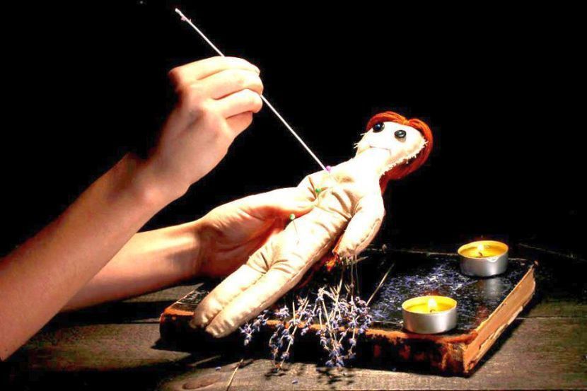 Büyü Yapan Medyum Hocalar